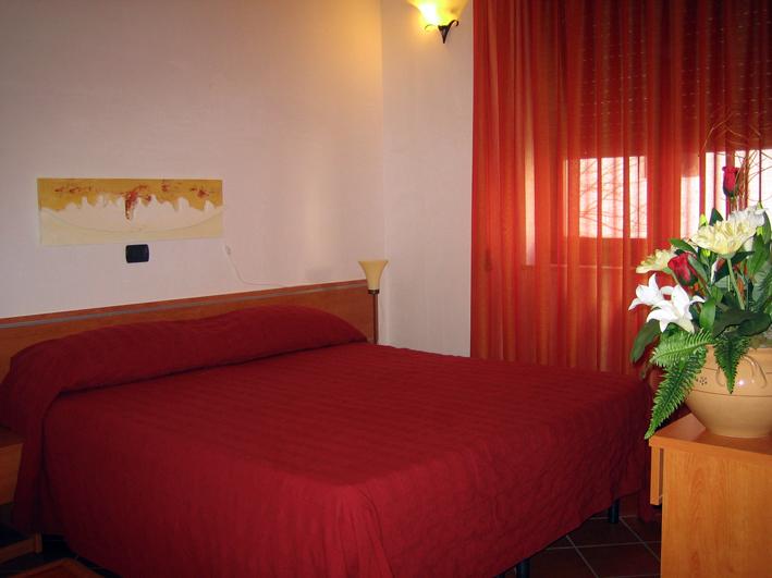 Bed And Breakfast La Terrazza Чистерніно Номер фото